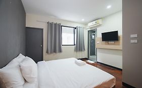 Mitr Inn Mrt Samyot Station - The Grand Palace มิตร อินน์ พระบรมมหาราชวัง